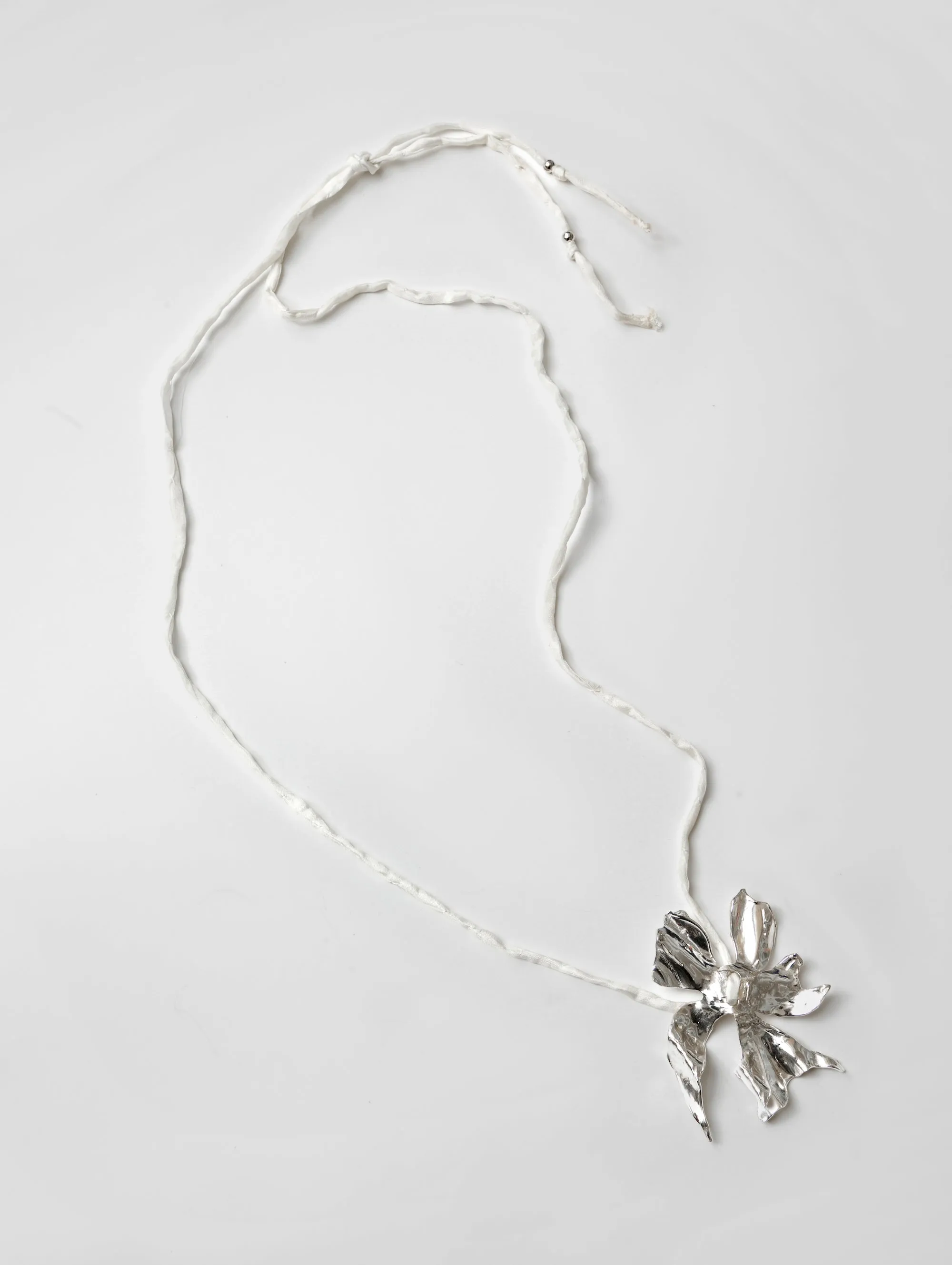 Flower Cord Necklace in Cream