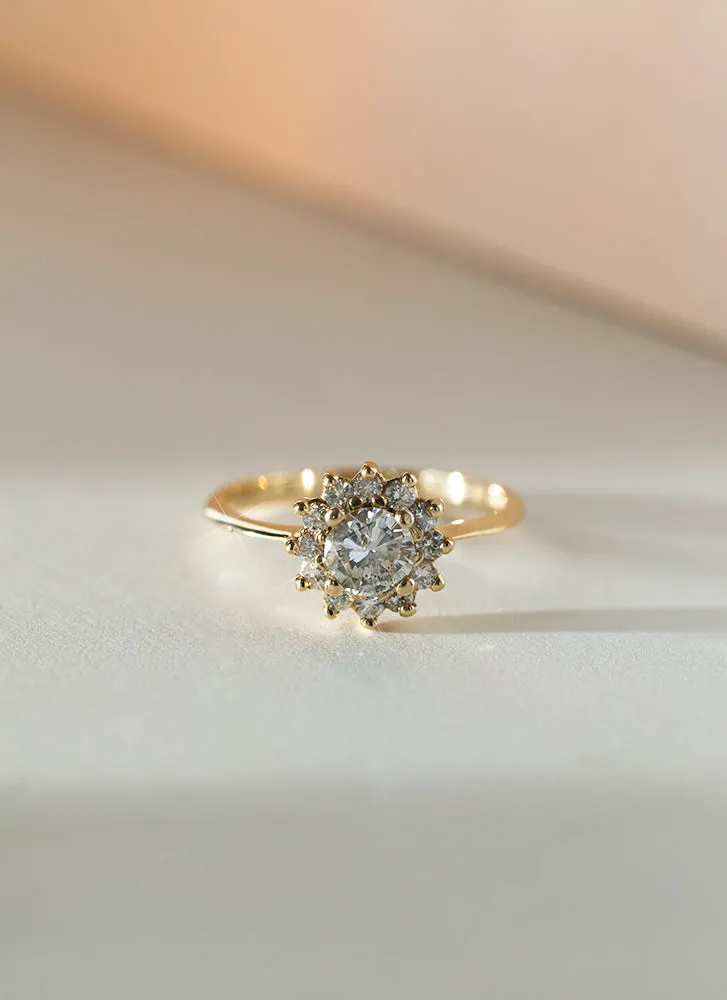 Hera entourage diamond ring 14k gold