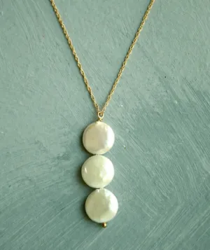 Triple pearl necklace